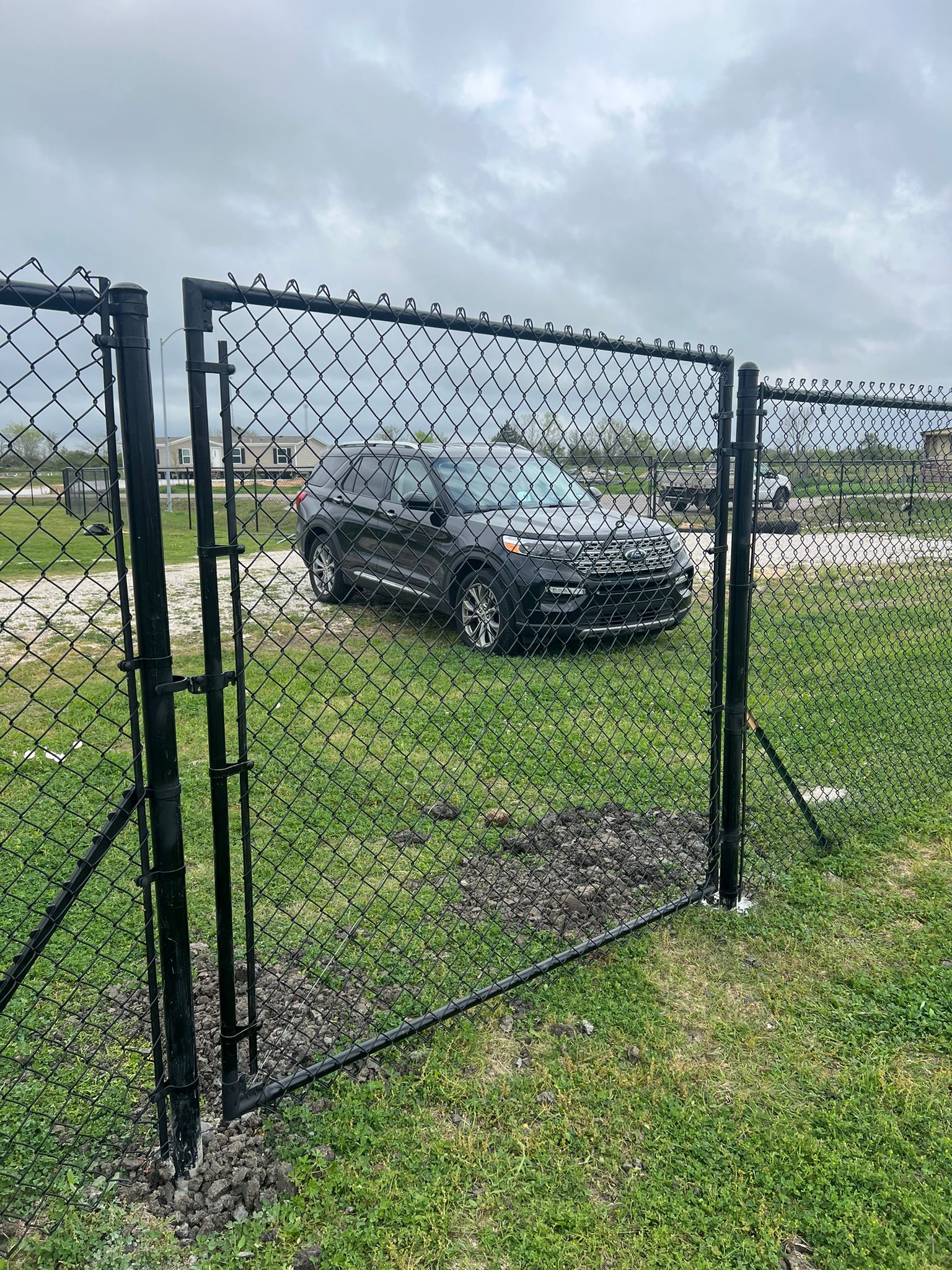 Secure Your Sanctuary: Mustang Fencing's Durable Chainlink Solutions in 77089
